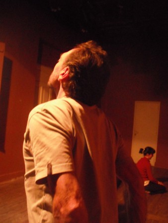  En el Teatro La Morada, dentro de la Academia del Humor, un Seminario de entrenamiento en Teatro Gestual.  Trabajamos entrenando el cuerpo del actor en la escena desde distintos enfoques. El espacio, el ritmo, la dinámica. Técnicas de mimo como herramien